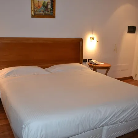 Tricolore Hotel-2