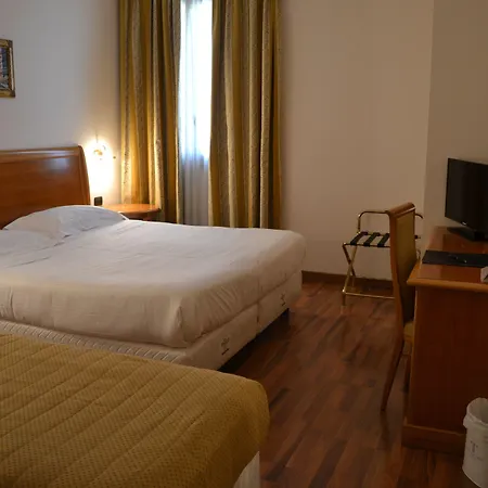 Tricolore Hotel-3